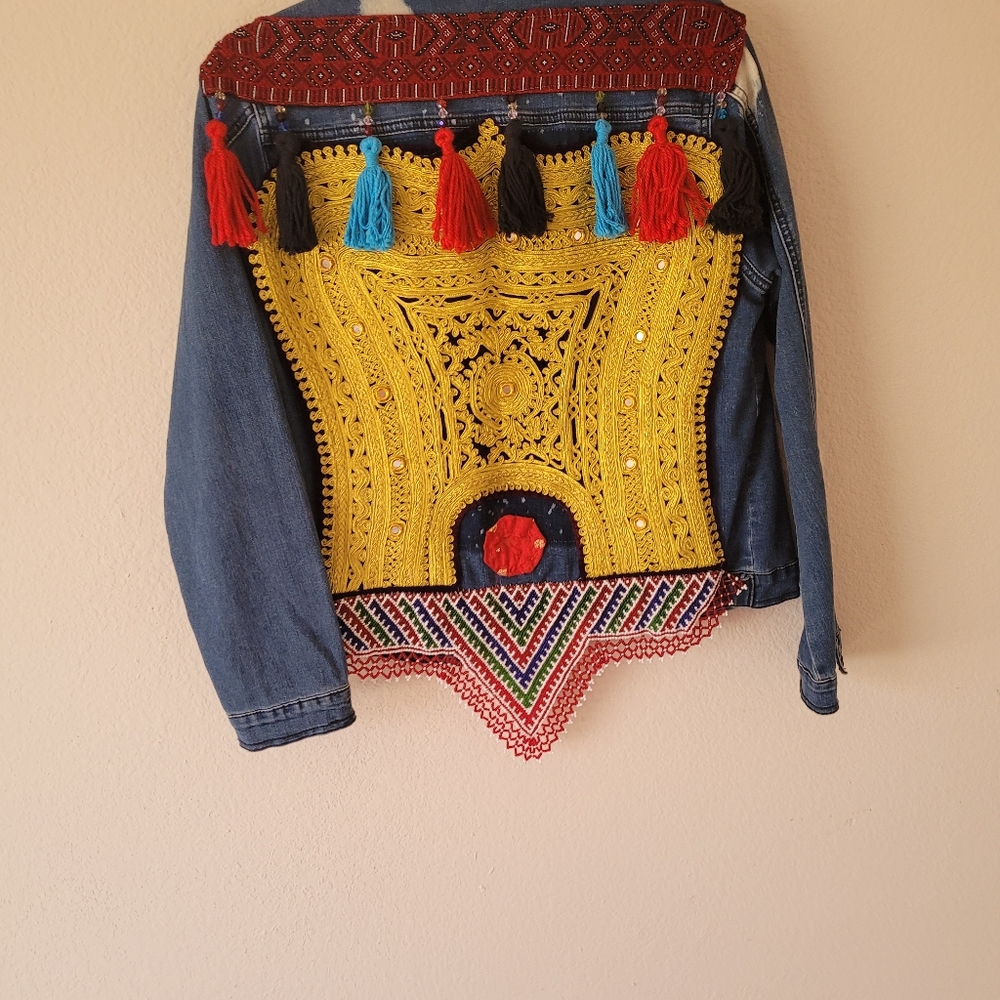 Jeans jacket vintage with patches with lining 🥰